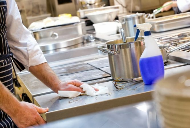 Formation spécifique en matière d’hygiène alimentaire adaptée à l’activité des établissements de restauration commerciale