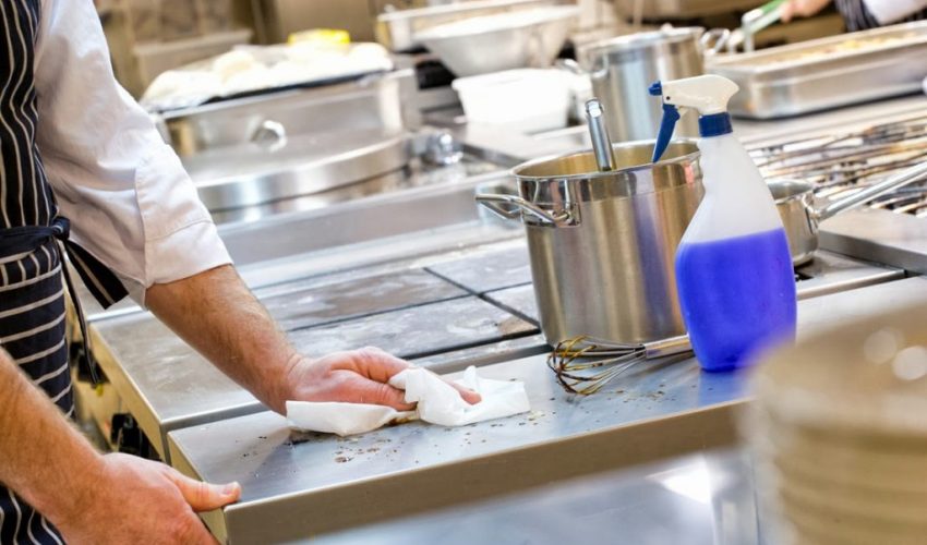 Formation spécifique en matière d’hygiène alimentaire adaptée à l’activité des établissements de restauration commerciale