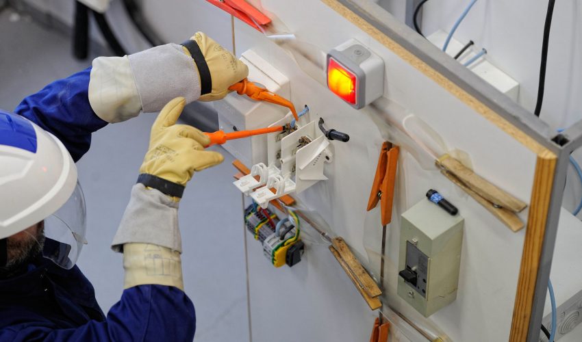 Préparation à l’habilitation électrique pour les opérations d’ordre non électrique